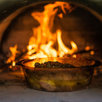 Kuře z pece na dřevo