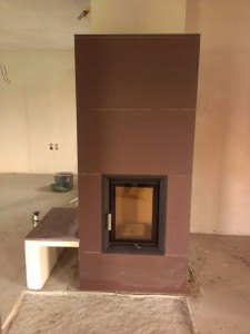 Akumulační krb s velkoplošnou keramikou Hein